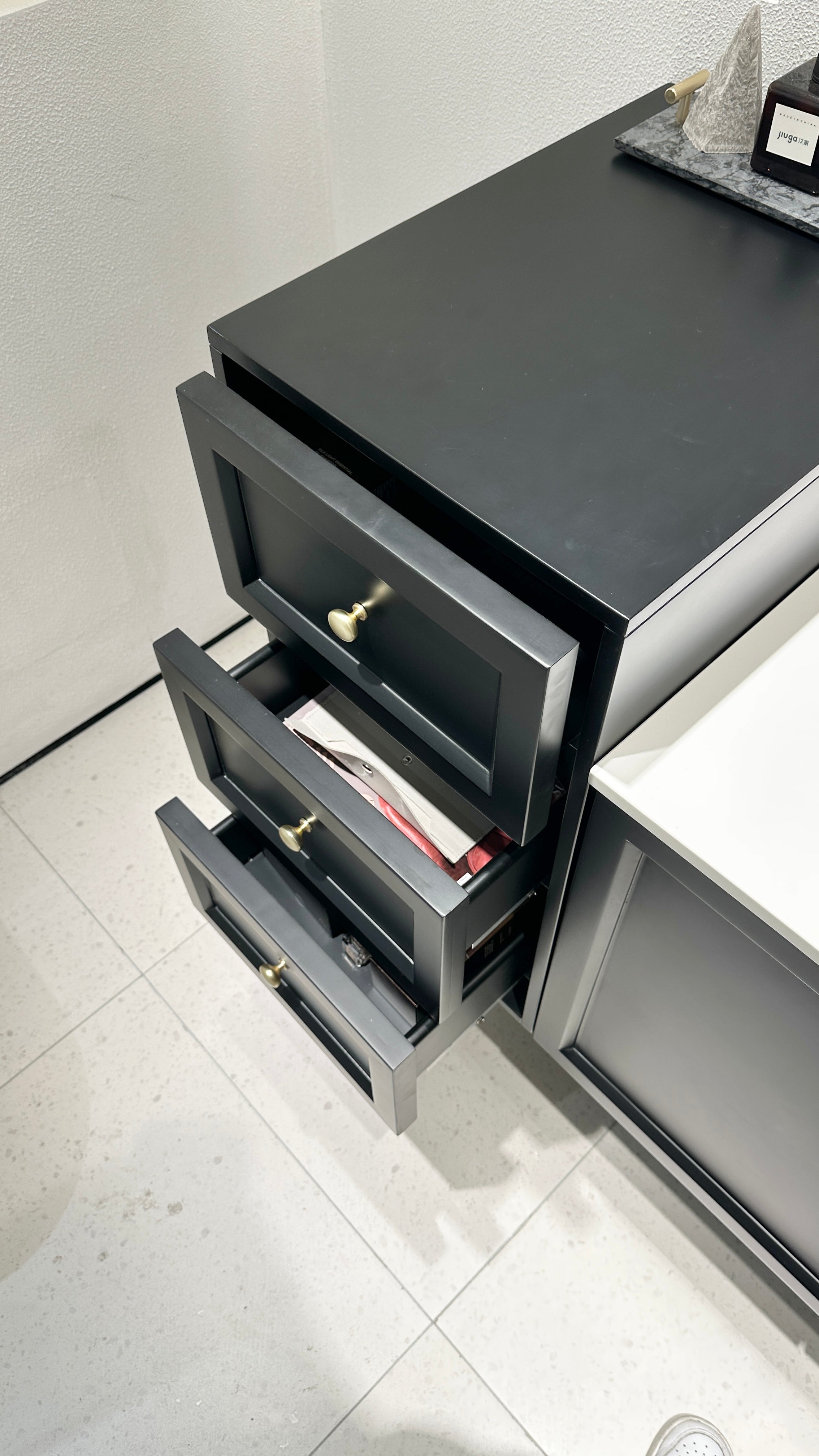 A326-130 Vanity in Matte Black